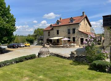 Gîte pour 4 personnes, avec piscine ainsi que terrasse et jardin, animaux acceptés dans la Creuse
