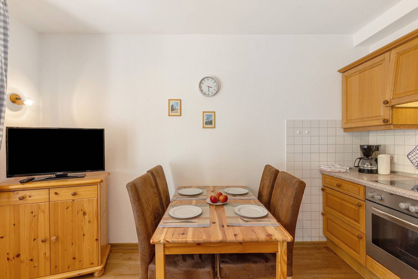 Ganze Wohnung, Ferienwohnung 'Löwenzahn' mit Gemeinschaftsterrasse, Gemeinschaftsgarten und Wi-Fi in Schmallenberg, Hochsauerlandkreis