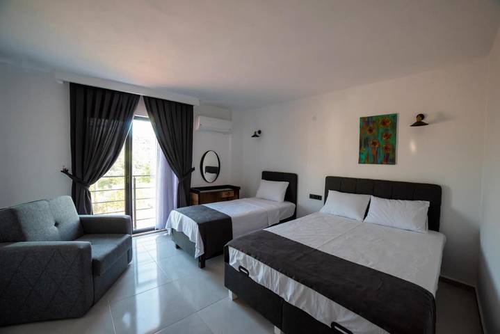 Hotel voor 3 personen, with tuin and terras as well as uitzicht - 1