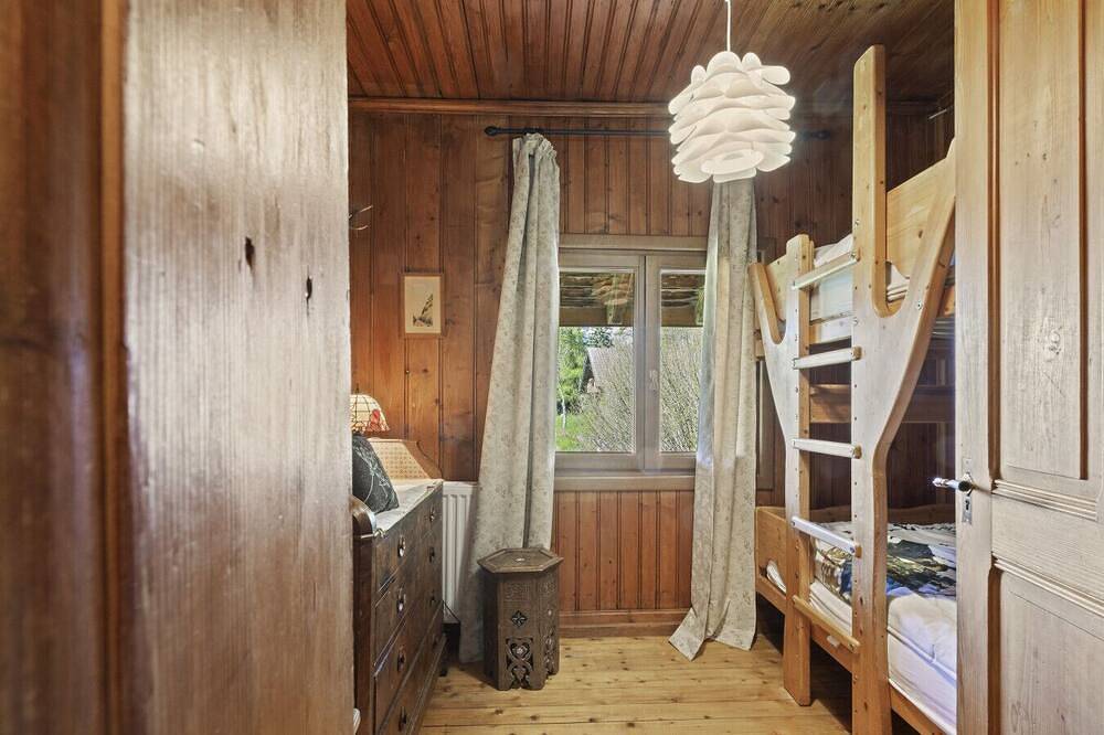 Grand Chalet Boisé Authentique, Vue sur les Alpes in Gryon, Alpes Vaudoises