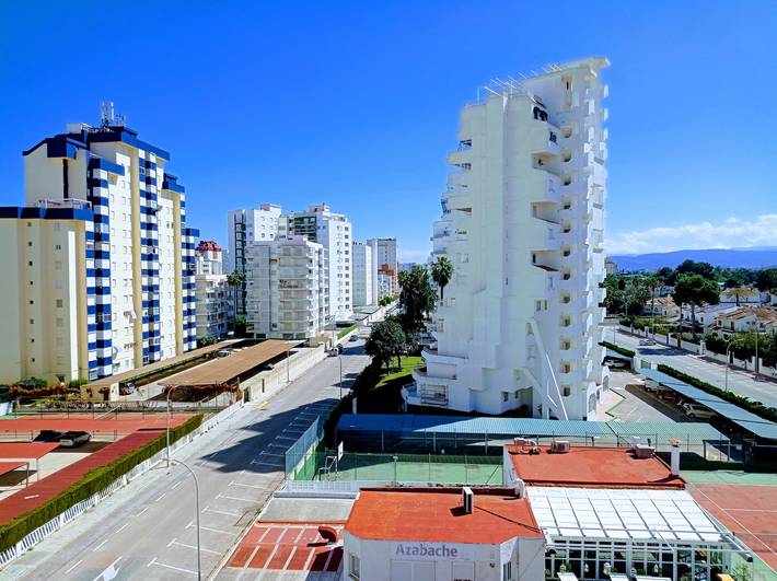 Gîte pour 6 personnes, avec terrasse ainsi que vue sur l’océan et jardin à Playa de Gandía - 4