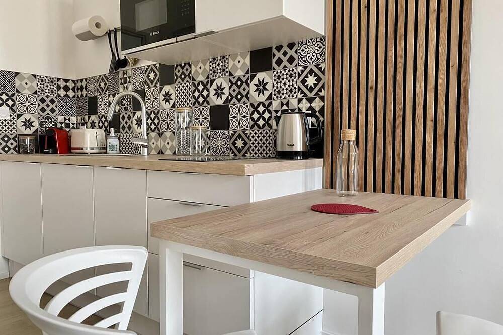 Ganze Wohnung, Renovated studio 200 m from Rochefort harbour - Your haven of peace in town in Rochefort, Rochefort und Umgebung