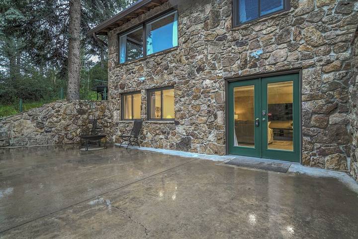 Vacation rental for 6 people, with hot tub and terrace in Pikes Peak