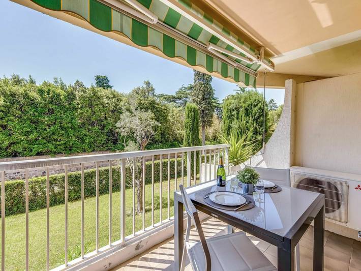 Gîte pour 2 personnes, avec terrasse dans Port Santa-Lucia