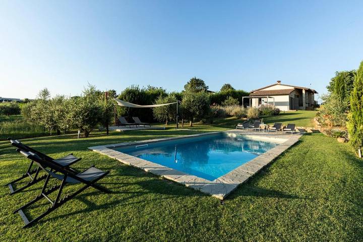 B&b per 4 persone, con Idromassaggio e Terrazza nonché Giardino e Piscina a Monte San Savino