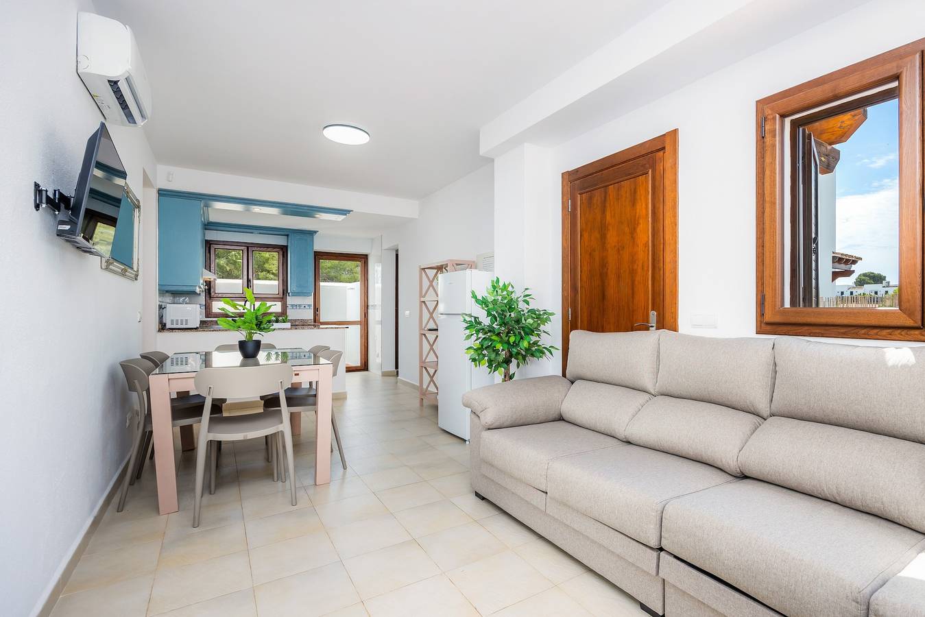 Entire apartment, Apartment La Perla de Cala d'Or 9 with Shared Pool, Garden & Wi-Fi in Cala Egos, Santanyí