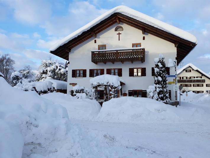 Ganze Ferienwohnung, Ferienwohnung am Marienbrunnen - Ferienwohnung (2 Schlafz.) in Bad Bayersoien, Bayerische Alpen