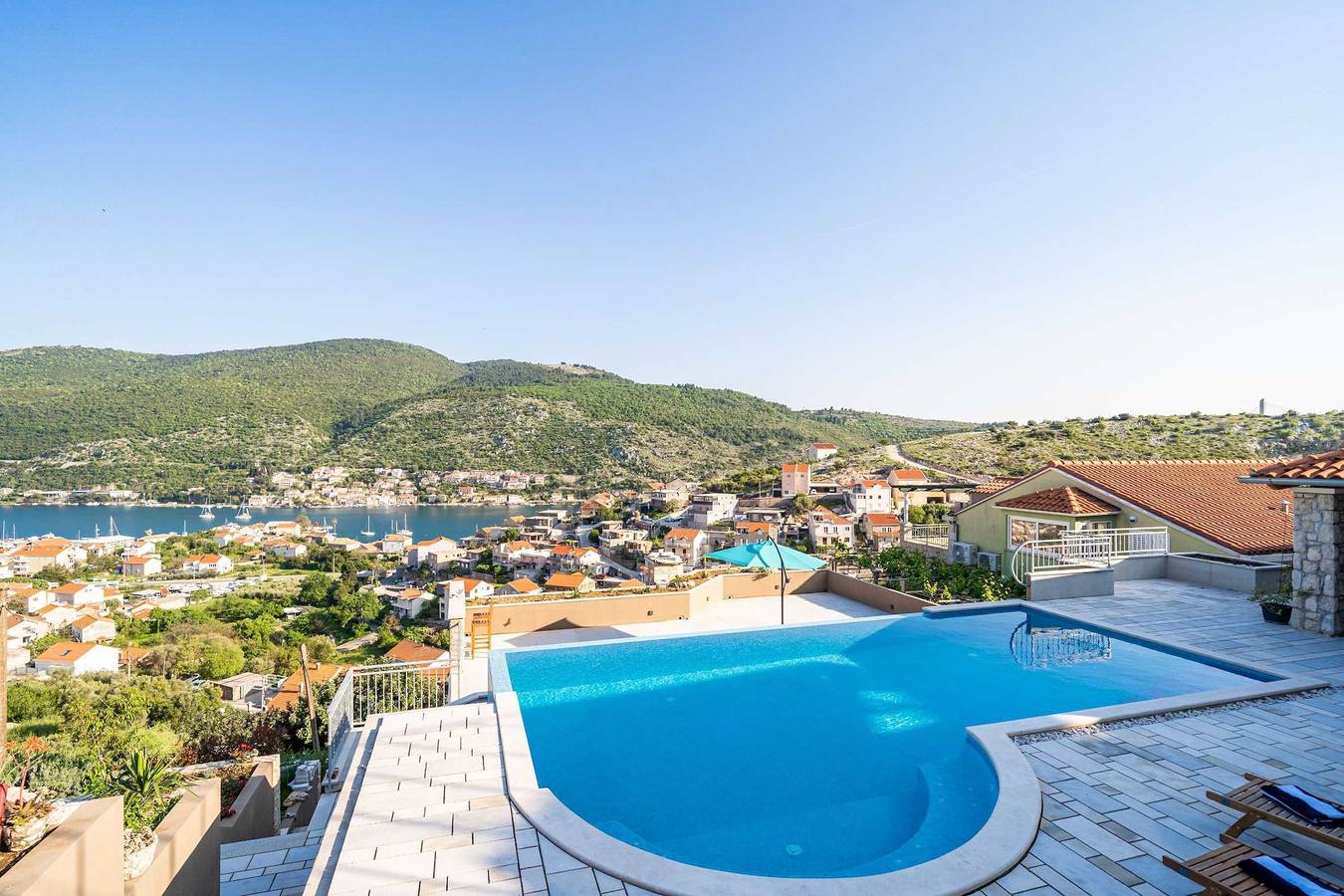 Ganze Wohnung, Apartments Villa Arcadia- Two Bedroom Apartment with Shared Swimming Pool A4 in Mokosica, Dubrovnik-Neretva