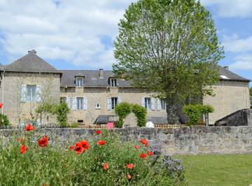 Maison d’hôte pour 2 personnes, avec vue ainsi que jardin et piscine dans Noailles (Corrèze)