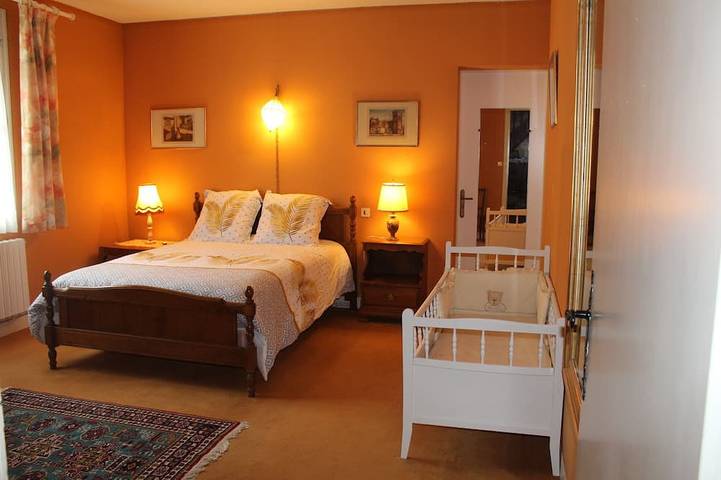 Location de vacances pour 5 personnes, avec terrasse et jardin à Hautefort - 2