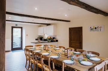 Location de vacances pour 14 personnes, avec terrasse et jardin à Mettet