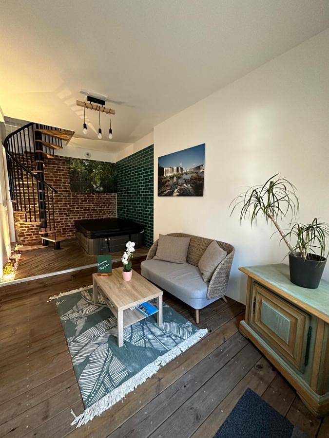 One-Bedroom House in Forges-les-Eaux, Région de Dieppe
