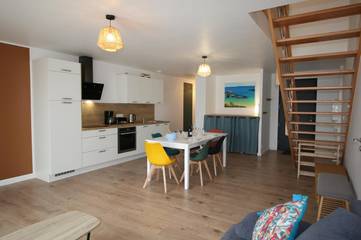 Gîte pour 6 personnes, avec vue et terrasse dans Pérello