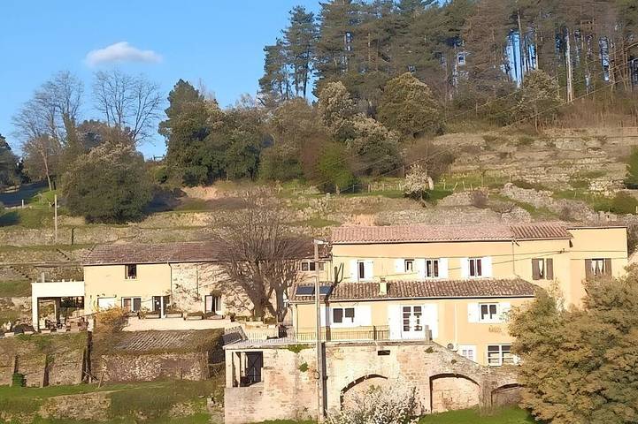 Location de vacances pour 6 personnes, avec terrasse et jardin dans Largentière - 2