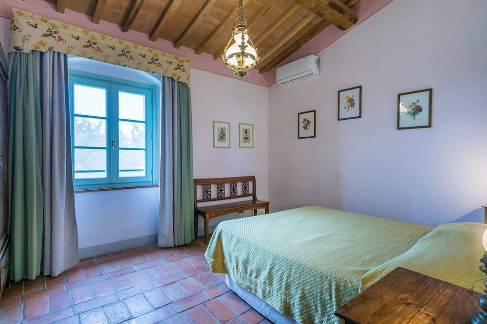 Entire apartment, Cosy apartment for 7 guests with pool, Wifi, A/C, Tv, patio, pets allowed and panoramic view in Castiglioncello, Etruscan Coast