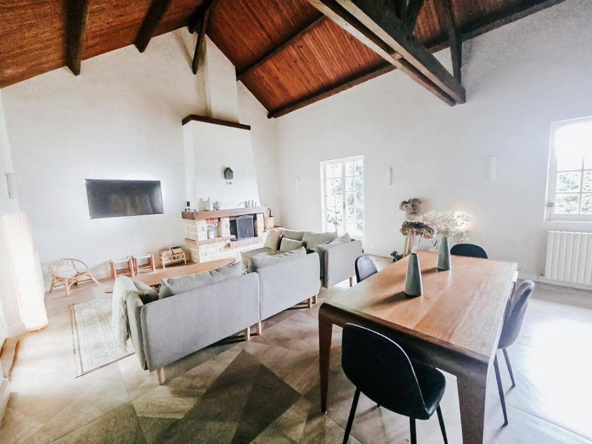 Three-Bedroom House in Champillon, Parc naturel régional de la Montagne de Reims