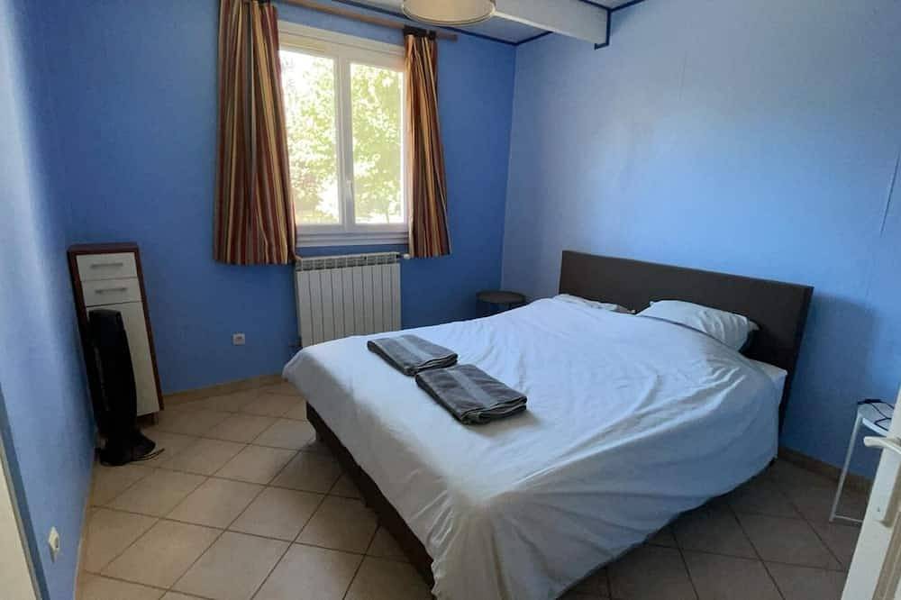 Superb villa 4 fronts in Garéoult, Brignoles region