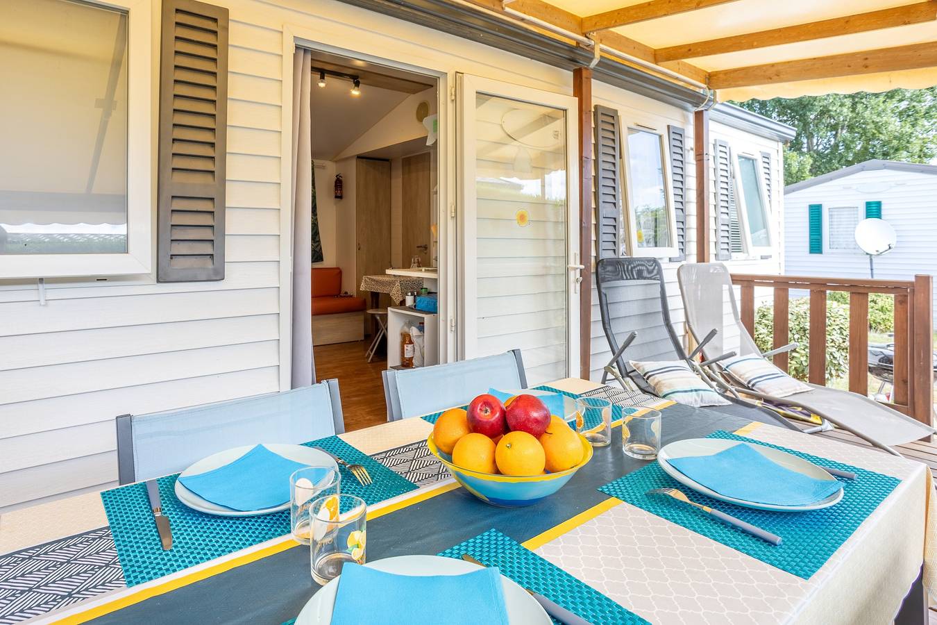 Mobilheim 'Ile D'Oleron' mit Gemeinschaftspool, privater Terrasse und Garten in Saint-Denis-d'Oléron, Côte de Beauté