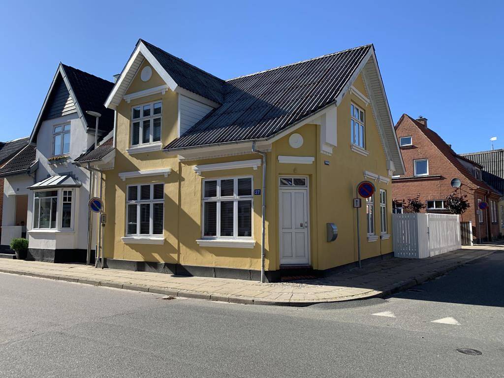 Charming townhouse with a lovely courtyard in Nykøbing Mors – close to the beach and nature in Nykøbing Mors, Morsø
