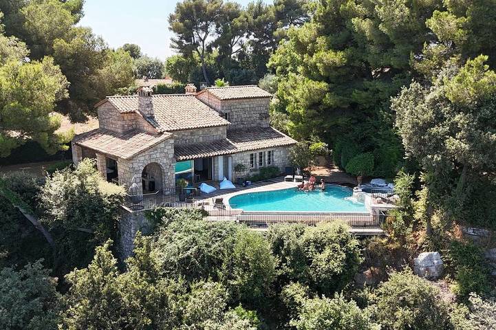 Ferienhaus für 6 Personen, mit Whirlpool und Terrasse sowie Garten und Pool in Vence