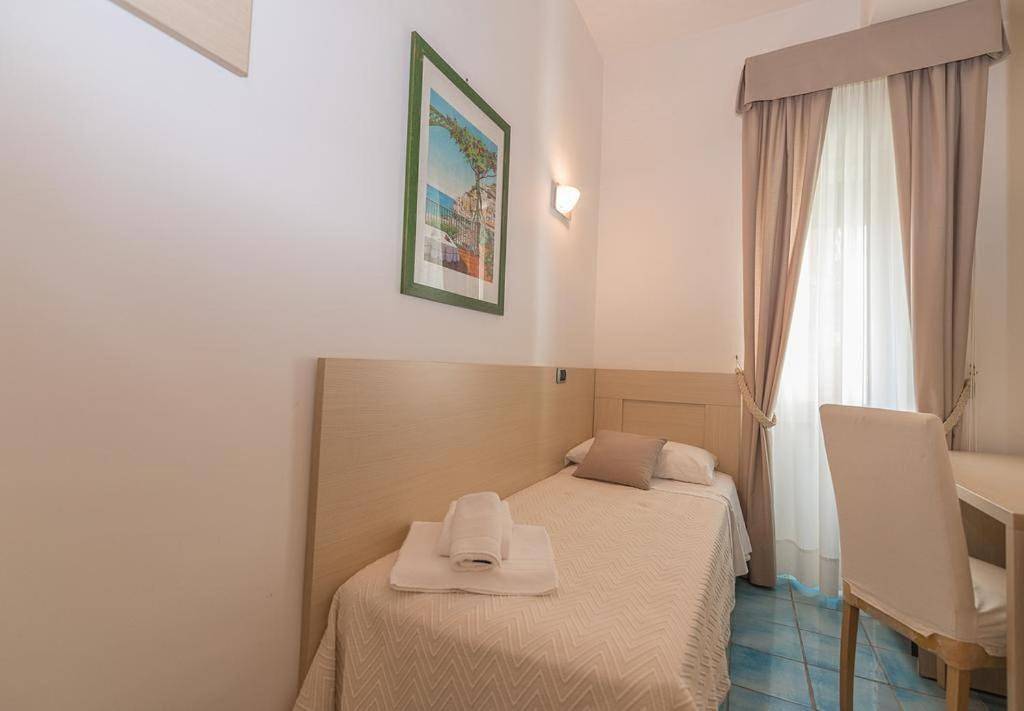 Single Room with Private Bathroom in Maiori, Costiera amalfitana