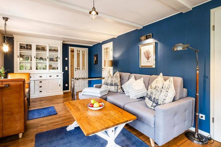 Ferienhaus für 4 Personen, mit Terrasse und Garten sowie Sauna und Seeblick