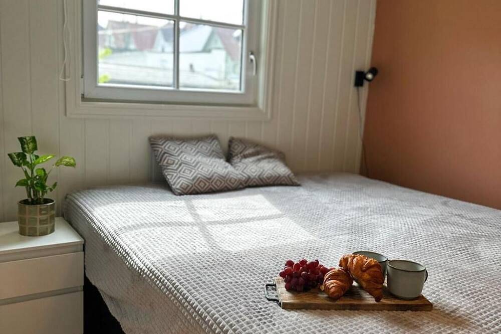 Entire apartment, City centre treehouse with backyard in Storhaug, Stavanger