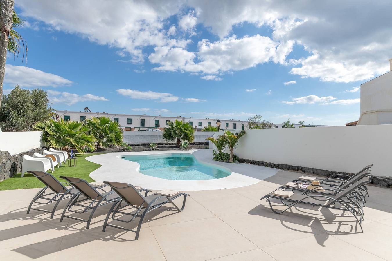 Ferienhaus 'Oasis 138' mit Bergblick, privatem Pool und Wlan in Playa Blanca, Yaiza