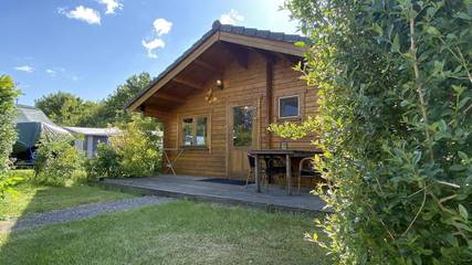 Chalet für 4 Personen, mit Terrasse und Balkon/Terrasse in Zeeland