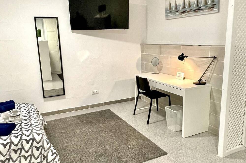 Ganze Wohnung, Apartbeach Oasis Your Paradise With Tropical Pool, Jacuzzi in Riudoms, Costa Dorada