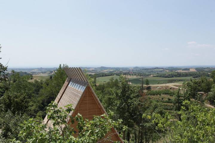Gîte pour 2 personnes, avec Terrasse et Jardin ainsi que Piscine et Vue dans Asti