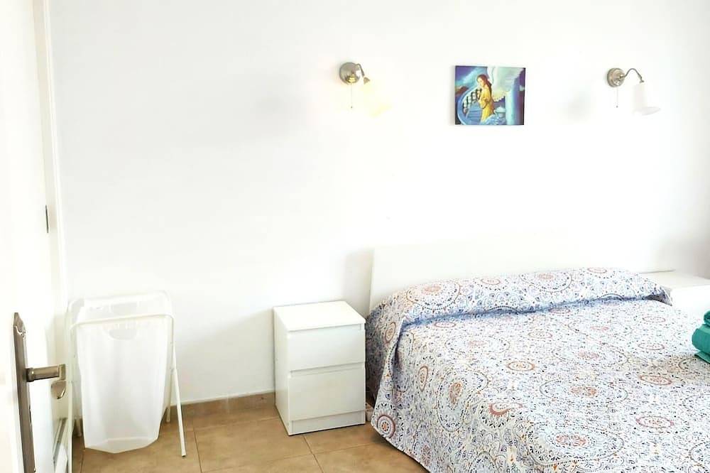 Entire apartment, Blue Apartment, Wifi Free in Costa del Silencio, Arona