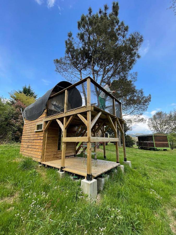 Parc de vacances pour 2 personnes, avec sauna et terrasse ainsi que piscine et jardin à Chamberet - 2