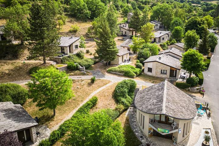 Location de vacances pour 5 personnes, avec piscine et terrasse à Chanac - 2
