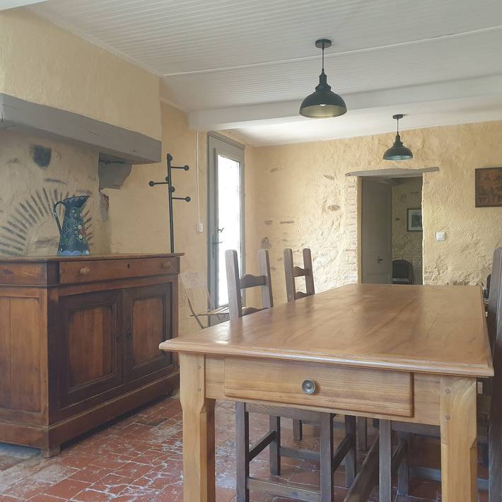 Landhaus 'Le Gîte De La Ferme Davitali' mit privater Terrasse, Garten & Wlan in Saint-Désiré, Montluçon und Umgebung