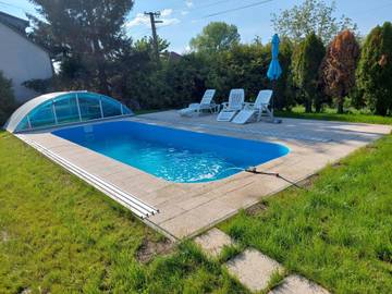Schönes Ferienhaus mit Pool in ruhiger Lage