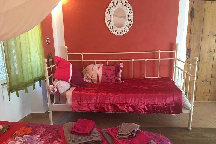 Location de vacances pour 2 personnes, avec piscine et jardin à Saint-Jean-du-Pin - 2