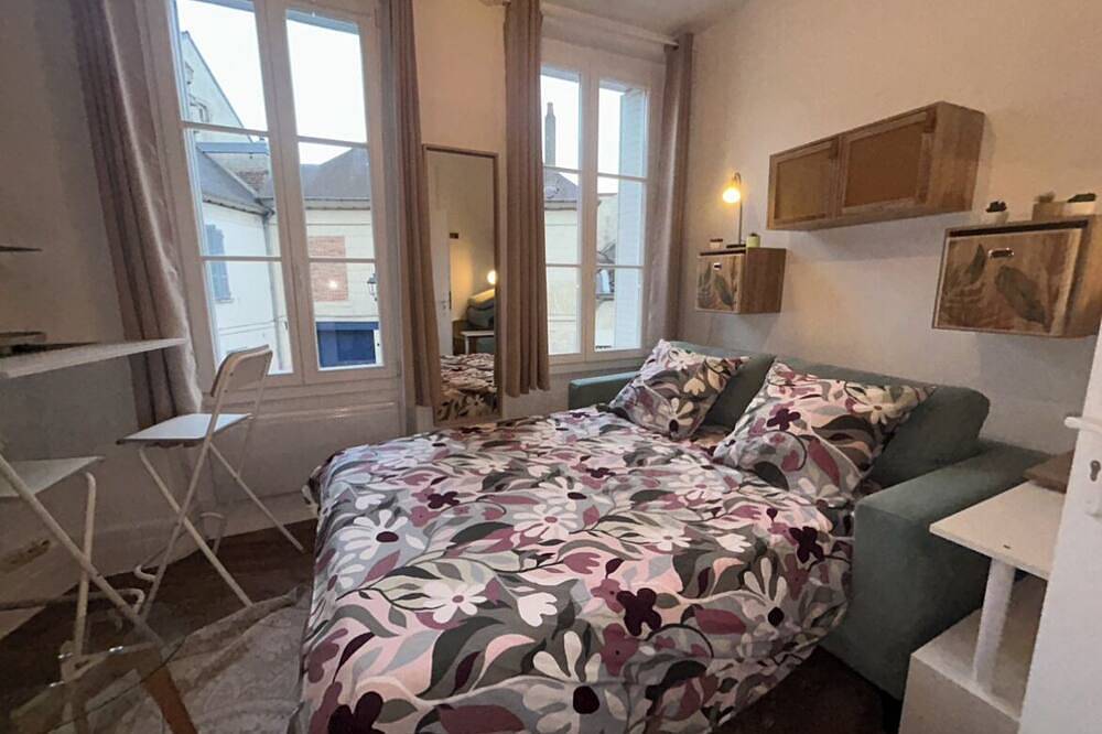 Entire apartment, Les nids de Laon le colibri Renovated studio, city center near cathedral in Laon, Aisne