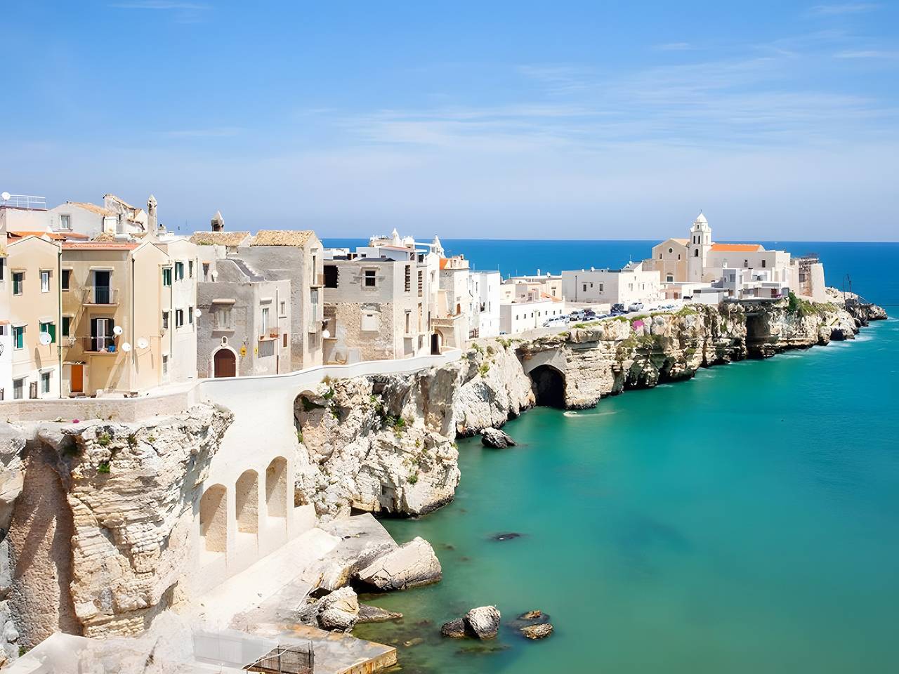 Casa Vacanze Ervilia appartamenti in Lungomare E. Mattei a 50 mt dalla spiaggia in Vieste, Gargano