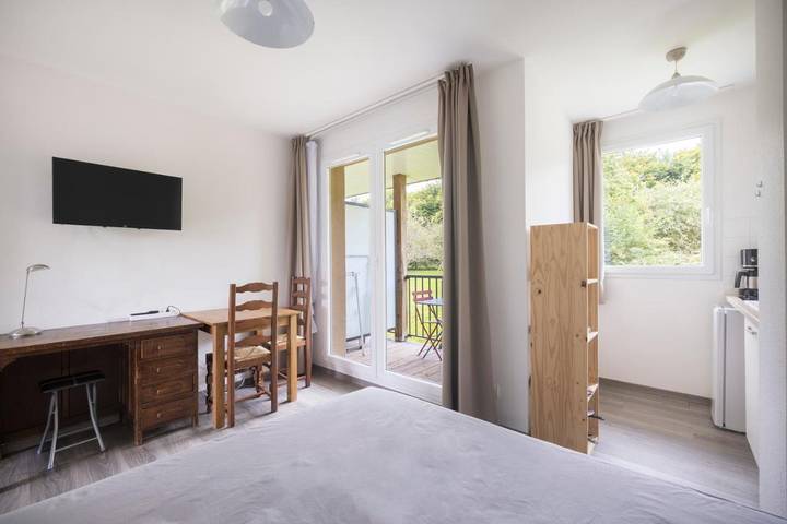 Gîte pour 2 personnes, avec piscine et jardin à Équemauville
