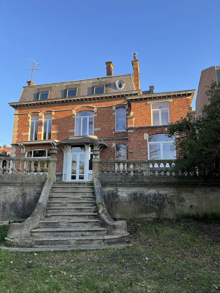 Maison confortable avec piscine privée à Bailleul in Bailleul, Région de Dunkerque