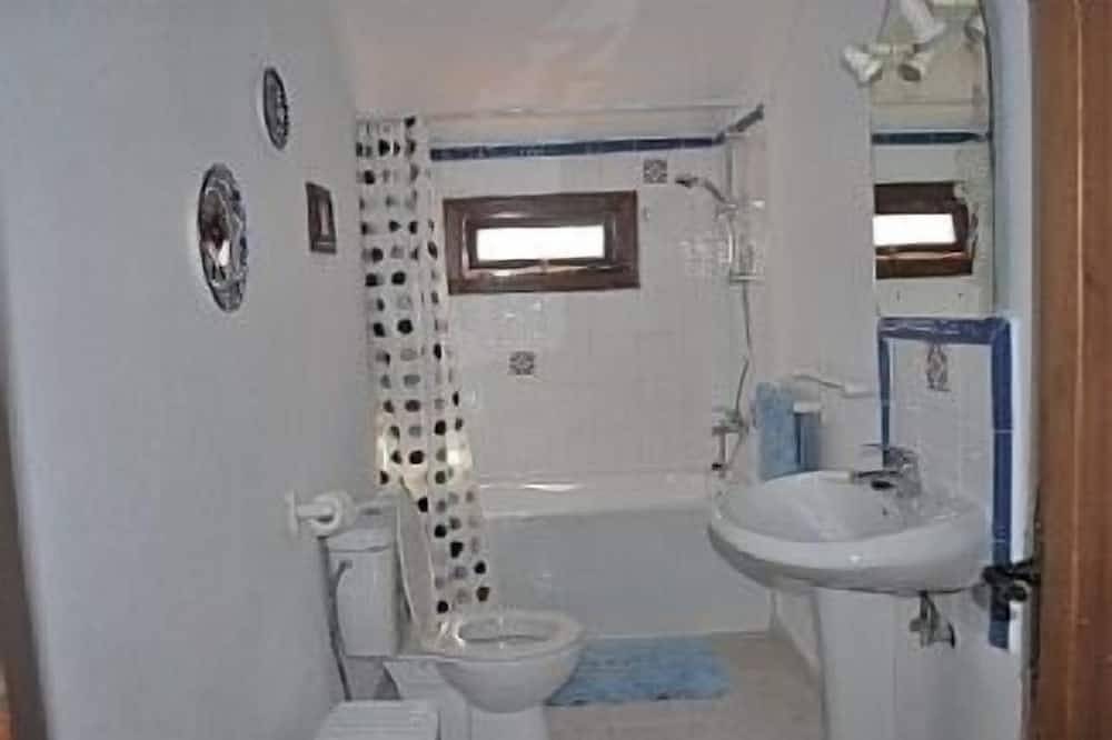 Pretty Reformed Stables With Spectacular Country Views, Private Pool And Gardens in Colmenar, Málaga Province