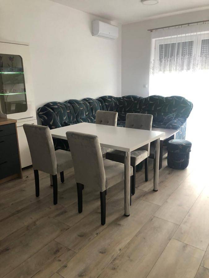 Apartamento de vacaciones para 4 personas, con vistas además de jardín y terraza - 1