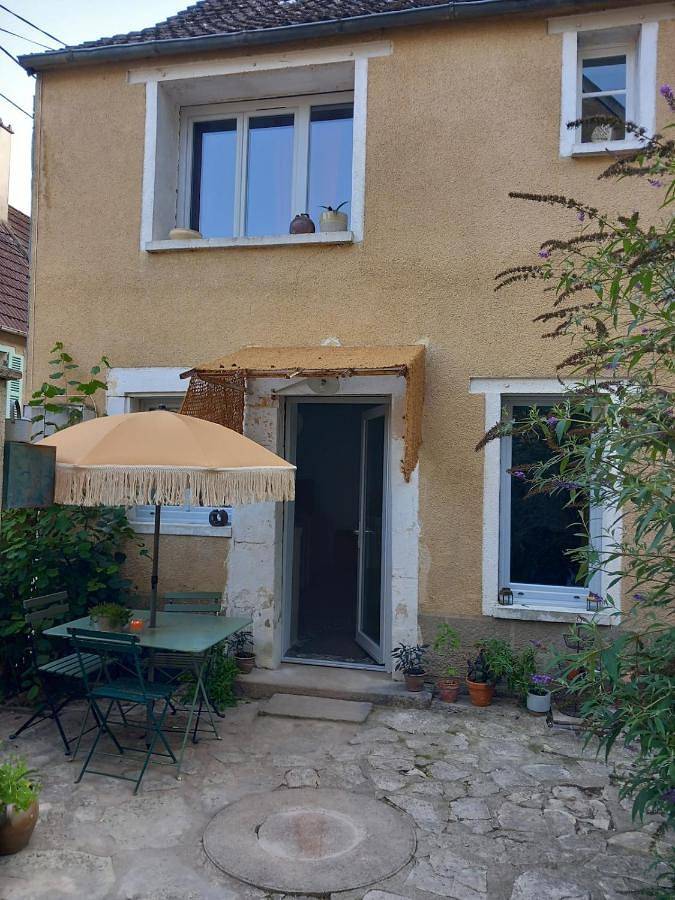 Location de vacances pour 2 personnes, avec Terrasse et Jardin à Mailly-le-Château