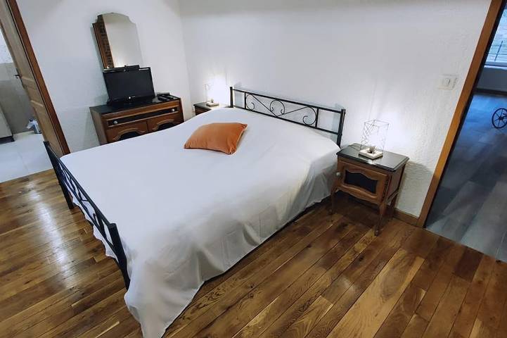 Location de vacances pour 12 personnes, avec piscine dans Chooz - 2