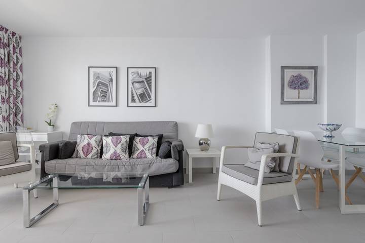 Entire apartment, Beachfront Apartment with Sea Views, Terrace, and Private Garage in Almuñécar in La Veintiuna (dog beach) (Almuñecar), Almuñecar