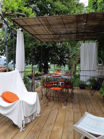 Cottage pour 2 personnes, avec terrasse ainsi que piscine et jardin à Ganac