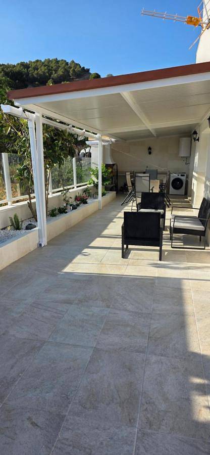 Villa for 4 people, with view and garden as well as terrace, with pets - 1
