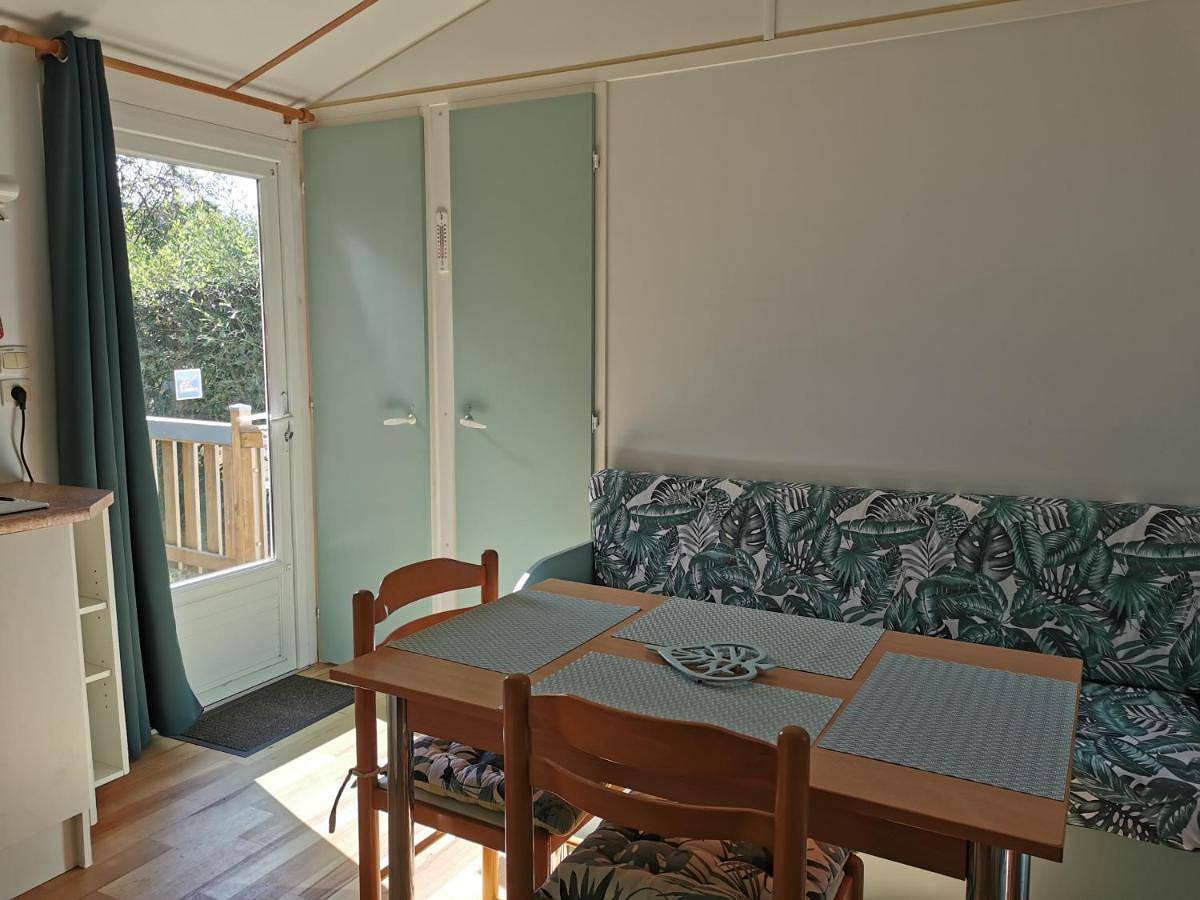 Mobil Home 4 pers proche Puy du Fou et Montaigu (Vendée 85) in La Boissière-de-Montaigu, Vallée de la Loire