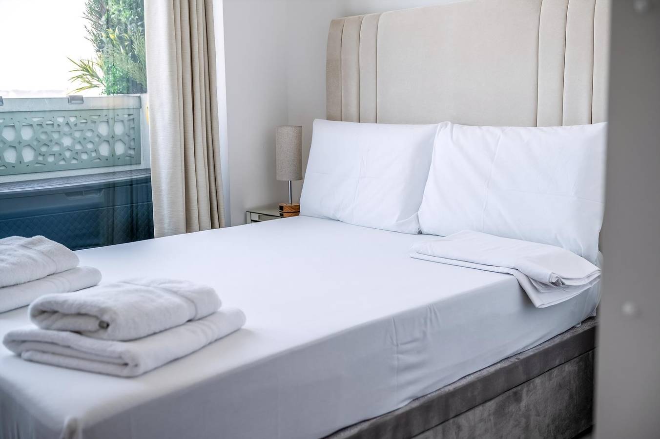 Ganze Wohnung, Canary Wharf Retreat with Free Secure Parking in Tower Hamlets, London